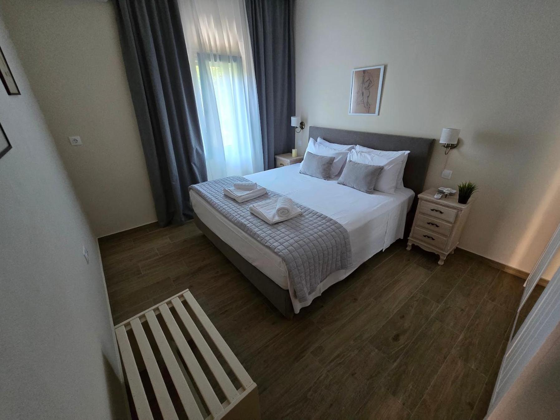 Rodon Manor Chrissi Akti Chania Exterior foto